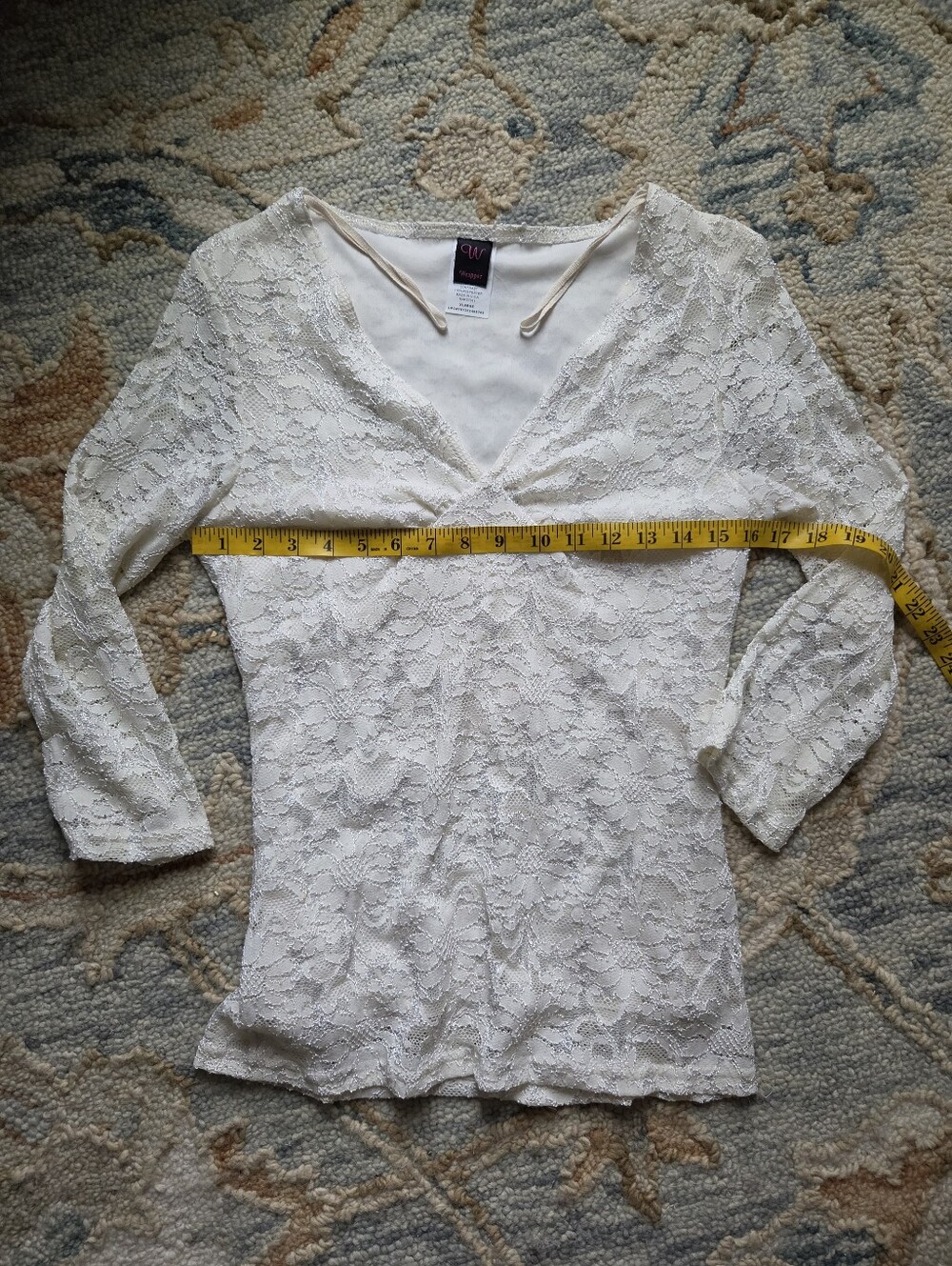 Vintage Y2K Wrapper Cream Lace 3/4 Sleeve Top - Picture 3 of 10
